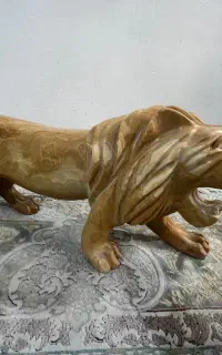 مجسمه شیر سنگی