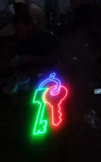 تابلو نئون کلید سازی قفل ریموت شکل کلید