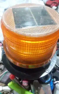 چراغ گردون ماشین سنگینی شارژ با آفتاب