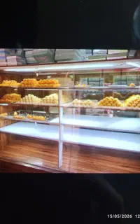 به یک فروشنده جهت کار در قنادی
