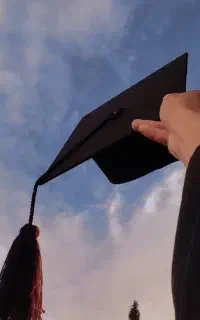 بررسی شرایط متقاضی مدرک دکترا دپارتمان زبان و هنر