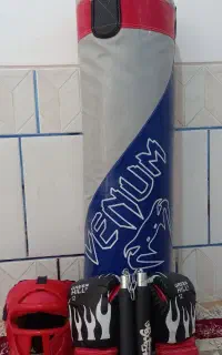 کیسه بوکس ، کلاه و دستکش ، نانچیکو