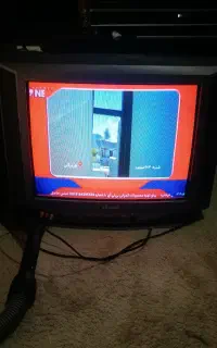 دوتا تلویزیون سالم و یک میزسالم