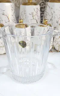 یخدان یا گلدان ژاپن