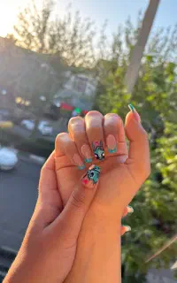 ناخن و مژه