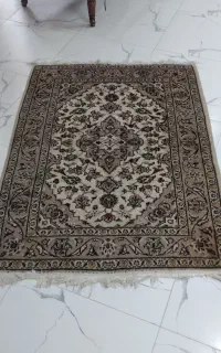 فرش دستبافت قالیچه یک زرع نیم اردکان کرم