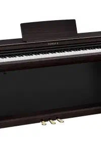Yamaha clp825