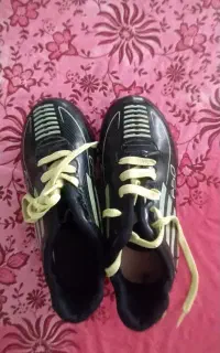 کتونی مخصوص فوتبال بچگانه اصل