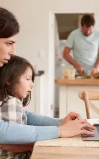 کسب وکارو آموزش در کنار خانواده