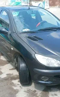 پژو ۲۰۶ مشکی مدل ۸۲ موتور ۱۴۰۰