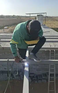 جوشکاری درب و پنجره و اجرای کامل درب برقی