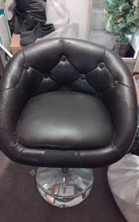 صندلی جلو اپنی اشپزخانه