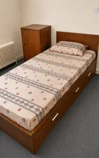 تخت خواب یک نفره هر دو طرف کشو دار
