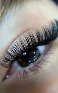 خدمات مژە