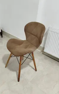 صندلی چوبی