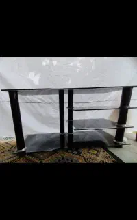 میز تلویزیون شیشه ای