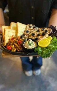 استخدام آشپز فرنگی خانم