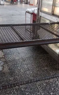 تخت سیمی فلزی