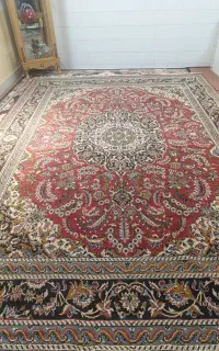 فرش ۱۲متری سالم وتمیز