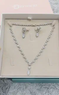 سرویس طرح جواهر شیک مناسب عروس خانم ها