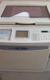 دستگاه ریسو مدل RN2100 و گیوتین A4 و منگنه وسط زن