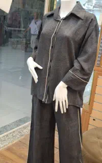 لباس ها متعلق ب فروشگاه و کاملا نو