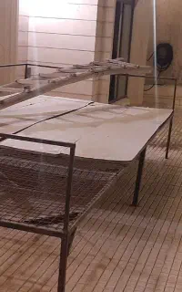 تخت سنتی فلزی