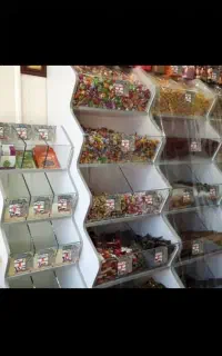 استند آجیل وحبوبات شیر دار