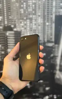 ایفونse2020