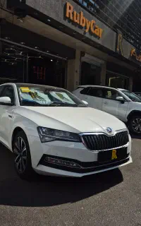 اشکودا سوپرب Skoda Superb سفید صفر 2024