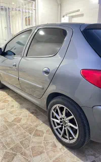 207 مدل 96 درحد
