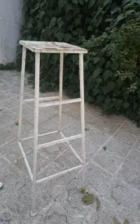 چهار پایه فلزی