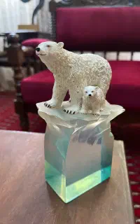 دکوری چوبی و مجسمه شیشه ای خارجی خرس