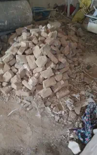 مقداری آجر