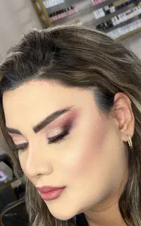 میکاپ تخصصی قیمت استثنایی وکیفیت 24ساعته