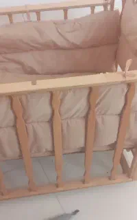 تخت کنار مادر