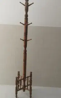 چوب لباسی ایستاده