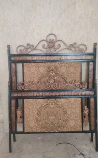 تخت یک نفره سلطنتی