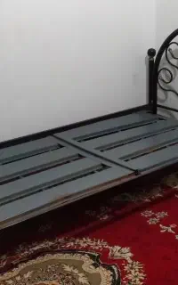 تختخواب تک‌نفره فلزی