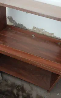 میز وصندلی همشون یکجا فروخته میشود
