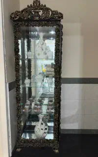 ساعت و بوفه