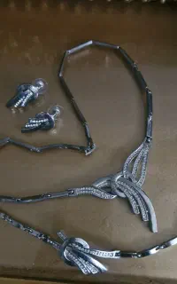 مدال ودستبندوگوشواره
