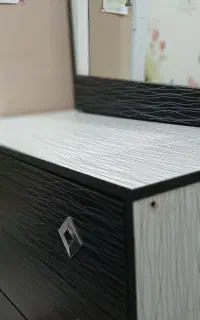 میز آرایشی به همراه صندلیش