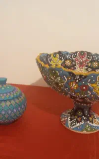 تعدادی ظرف استفاده نشده