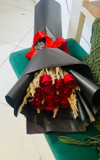 ۲۰ شاخه رز هلندی ۹۸۰