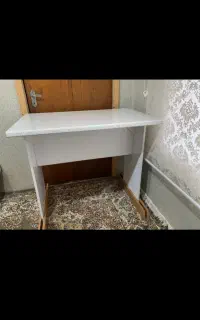 میز کامپیوتر یا ناخن
