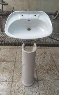 سنگ روشویی بزرگ و پایه