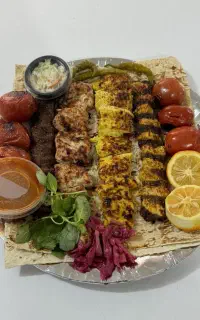 استخدام آشپز و کانتردار و پیک موتوری