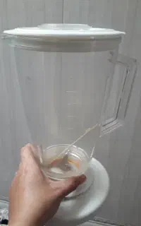 یک عدد پارچ خورد کن