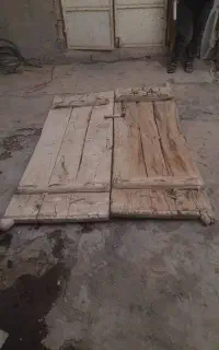 درب چوبی قدیمی